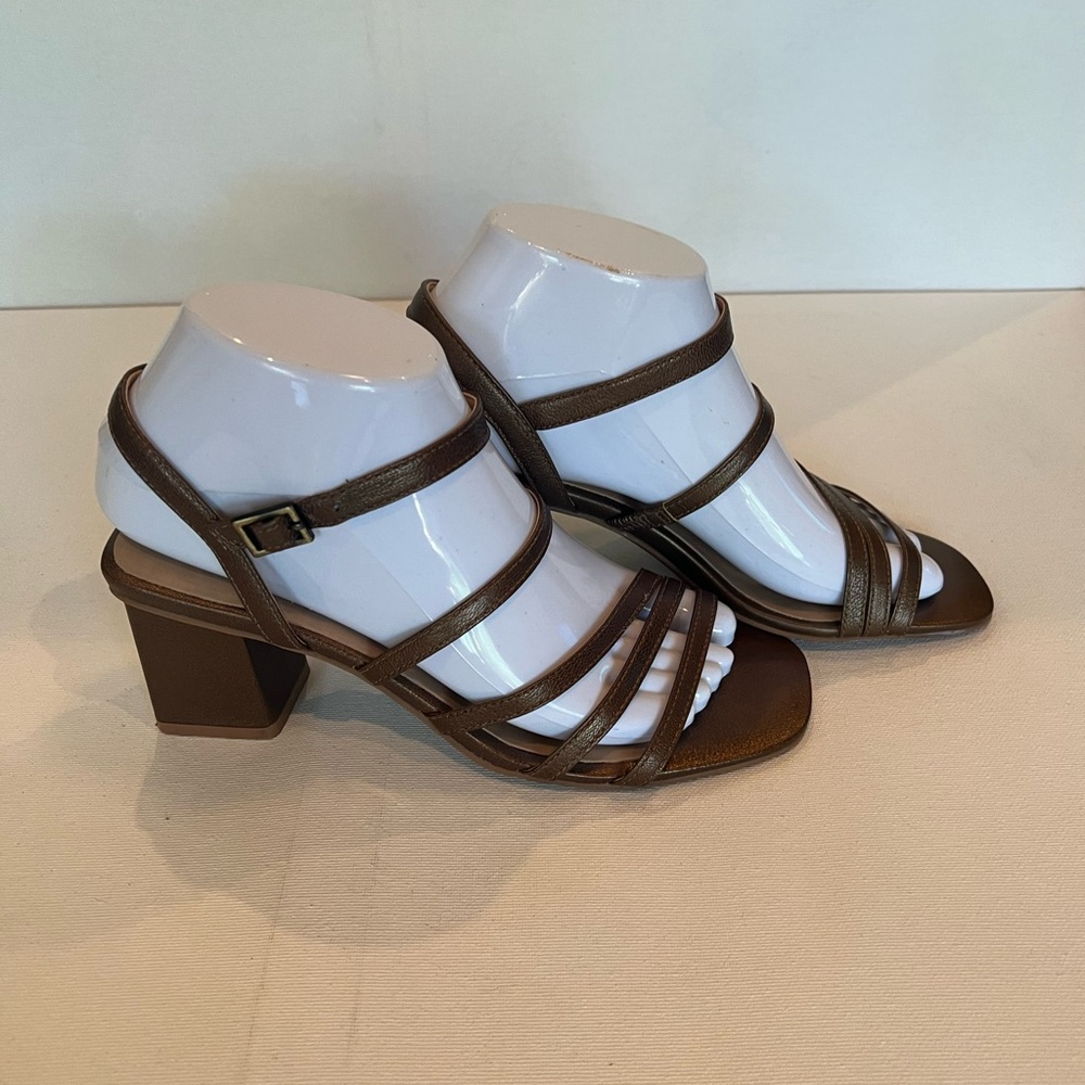 Naturalizer Sandals - Picture 5 of 7
